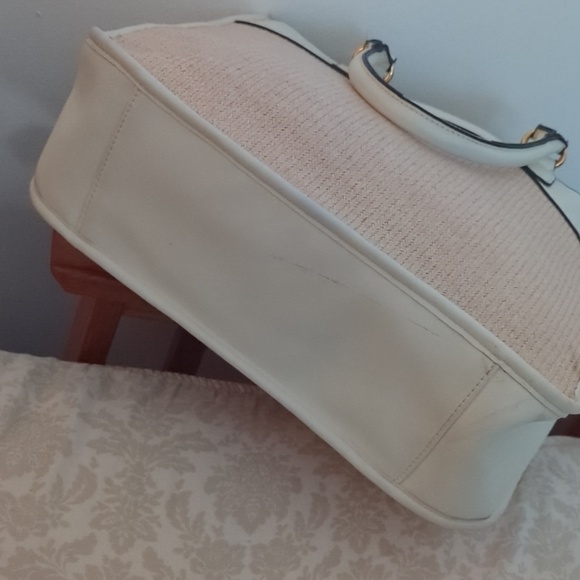 Handbag - Picture 8 of 15